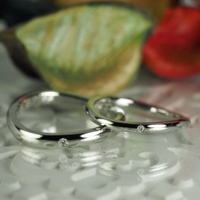 【Antille(アンティール)の口コミ】 既製品の結婚指輪では満足のいく物がなく、色々と店舗を探していた所、こ…