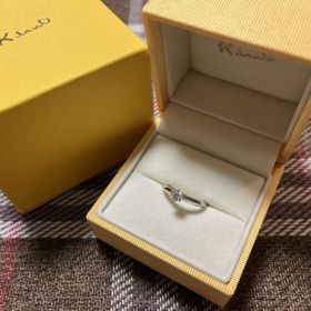 【ケイウノ ブライダル(K.UNO BRIDAL)の口コミ】 婚約指輪を購入する前に結婚指輪を先に決めていたので、それにあった婚約…