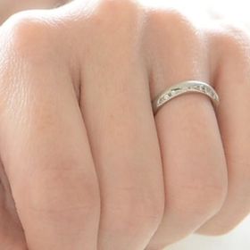 【COLANY(コラニー)の口コミ】 毎日身につけられるような、シンプルなデザインのものを探していました。
…