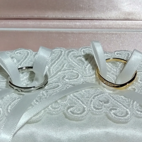 【SIND BAD(シンドバット)の口コミ】 ふたりともいろいろな店を周り似合う指輪が違かったので
プラチナとゴール…