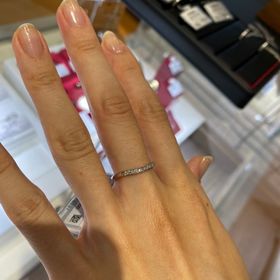 【モニッケンダム(MONNICKENDAM)の口コミ】 ストレートでないもので色々見ていましたがVラインはきついものだと指に合…