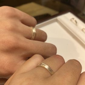 【杢目金屋(もくめがねや)の口コミ】 雑誌で結婚指輪をどちらで作成するか探していたところ、世界に1つのデザイ…