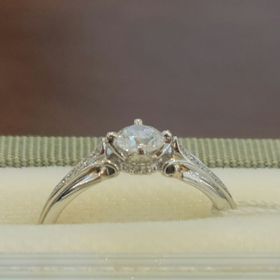 【LAPAGE(ラパージュ)の口コミ】 アンティークなデザインが好きで選びました。他社のデザインだと直線や曲…