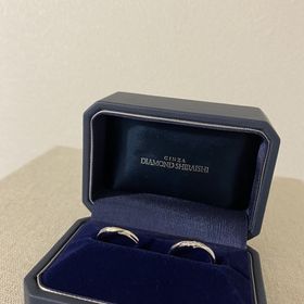 【銀座ダイヤモンドシライシの口コミ】 ・お互いに気に入ったデザインがあったこと
・お互い別の種類でもペアリン…