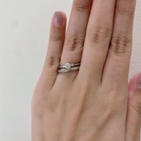 【TRECENTI(トレセンテ)の口コミ】 3連ダイヤがとても可愛く一目惚れでした。なかなかないデザインで、派手す…