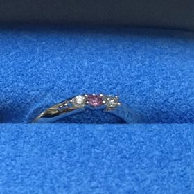 【銀座ダイヤモンドシライシの口コミ】 シンプルでありながら、他の人とかぶらないデザインを探していました。真…