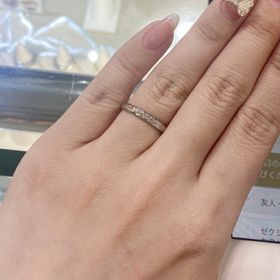 【宝寿堂(ほうじゅどう)の口コミ】 画像のリングは1粒1粒は小さいダイアモンドですが、ついている数が多いの…