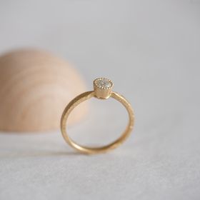 【Cayof(カヨフ)の口コミ】 セミオーダーで作成することができ、
素材感の調整やリング幅の変更をし、…