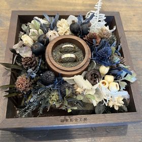 【鎌倉彫金工房の口コミ】 指輪のデザインはプラチナ、18Kから選ぶ事ができ、沢山悩んだ結果、18Kの…