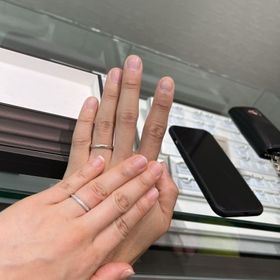 【アイプリモ(I-PRIMO)の口コミ】 ハーフエタニティのダイヤの華やかさと上下のミル打ちがゴージャスでこの…