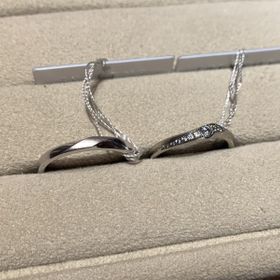 【TRECENTI(トレセンテ)の口コミ】 婚約指輪と重ね付けする予定がなかったので、一点でも華やかなデザインの…