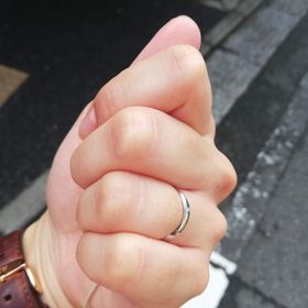 【ete(エテ)の口コミ】 生活している間着けるものとして、突起やデザインがないシンプルな指輪を…