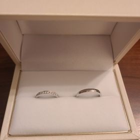 【宝寿堂(ほうじゅどう)の口コミ】 ストレートのハーフエタニティと決めて探しておりましたが、数ある指輪の…