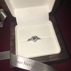 【Ponte Vecchio(ポンテヴェキオ)の口コミ】 ハートのダイヤはなかなか形が難しい。プックリと厚みのある柔らかいハー…