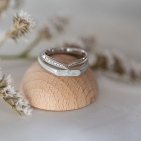 【Cayof(カヨフ)の口コミ】 夫婦それぞれに、自分に似合うと思える指輪を選びました。
デザインもテク…