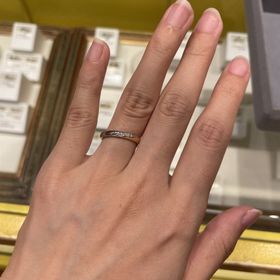 【ケイウノ ブライダル(K.UNO BRIDAL)の口コミ】 夫婦それぞれの指輪を合わせるとハートになるといったような、2つで1つの…