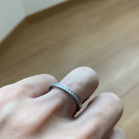 【ROYAL ASSCHER(ロイヤル・アッシャー)の口コミ】 結婚指輪はダイヤモンドが１つ埋め込まれているタイプを購入しました。婚…