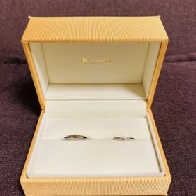 【ケイウノ ブライダル(K.UNO BRIDAL)の口コミ】 着け心地がとてもよく、イニシャルの他に2人の共通で好きな物を入れていた…