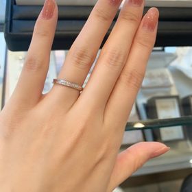 【Ginza Rim(銀座リム)の口コミ】 細身のシンプルで華奢なデザインが可愛らしいです。キラキラが好きな方に…