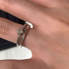 【TRECENTI(トレセンテ)の口コミ】 シンプルで可愛い華奢なデザインに惹かれました。指輪の付け心地にもこだ…