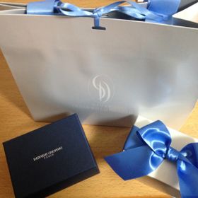 【銀座ダイヤモンドシライシの口コミ】 メレダイヤが付いたストレートっぽいウェーブを探していたので、理想通り…