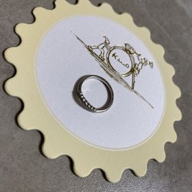 【ケイウノ ブライダル(K.UNO BRIDAL)の口コミ】 決め手はデザインです。細めのリングにダイヤがついててとても可愛いかっ…