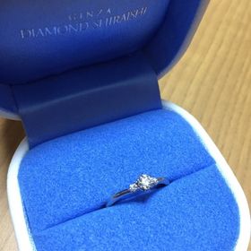 【銀座ダイヤモンドシライシの口コミ】 ダイヤの種類が豊富であるということ。店の中のウィンドケースにカラット…