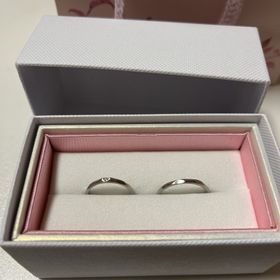 【nocur(ノクル)の口コミ】 指輪の決め手はデザインと素材と価格帯です。
シンプルながらも女性側のリ…