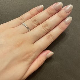 【宝寿堂(ほうじゅどう)の口コミ】 重ね付けをして可愛いものがいいのが大前提にあり、婚約指輪と結婚指輪を…