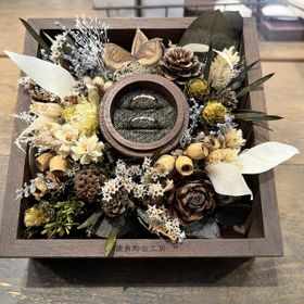 【鎌倉彫金工房の口コミ】 指輪のデザインはとてもシンプルなものや、お店オリジナルの凸凹したデザ…