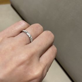 【銀座ダイヤモンドシライシの口コミ】 沢山のブランドをみて決めました。
ハーフエタニティが欲しかったので、ダ…