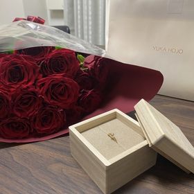 【YUKA HOJO(ユカホウジョウ)の口コミ】 デザインに一目惚れしてしまいました。一粒のダイヤモンドで、シンプルで…