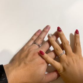 【ラザール ダイヤモンド(LAZARE DIAMOND)の口コミ】 私はハーフエタニティーを選びました。
ダイヤの輝きが他のブランドとは全…