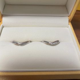 【ケイウノ ブライダル(K.UNO BRIDAL)の口コミ】 コンビで探していて何店舗か回ったのですが、1番種類があったのと既製品で…