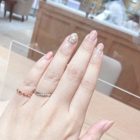 【STAR JEWELRY(スタージュエリー)の口コミ】 ウェーブタイプを選んだ理由は、婚約指輪との重ね付けを想定して、です。
…