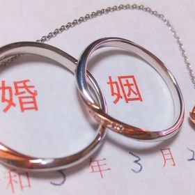 【ジュエリークラフトYAMAJIの口コミ】 店舗のHPで見て一目惚れ。
ピンクゴールドがアクセントになっていて可愛ら…