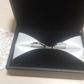 【エクセルコダイヤモンド(EXELCO DIAMOND)の口コミ】 ダイヤ付きが希望だったのですが、大きすぎると指に合わなく、キラキラが…