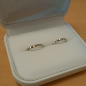 【WATANABE / 卸商社直営　渡辺の口コミ】 細身のストレートラインでプラチナのリングを探していました。婚約指輪も…