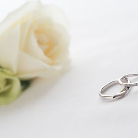 【俄(にわか)の口コミ】 あまり目立つようなデザインは嫌だったので、華奢なデザインで手が綺麗に…