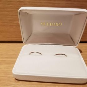 【SUEHIRO(スエヒロ)の口コミ】 シンプルなデザイン、1.5㎜幅という細いリング、低価格であることが指輪の…