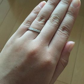 【銀座ダイヤモンドシライシの口コミ】 ゴージャス感があってキラキラ輝いてたところに魅力を感じましたー。
婚約…