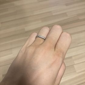 【MIKIMOTO(ミキモト)の口コミ】 太めのリングには、大きめのダイヤが7つついていて、可愛らしく上品なデザ…