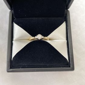 【エクセルコダイヤモンド(EXELCO DIAMOND)の口コミ】 主人がたくさん数見て選んでくれました。ブランドというより私に似合うデ…