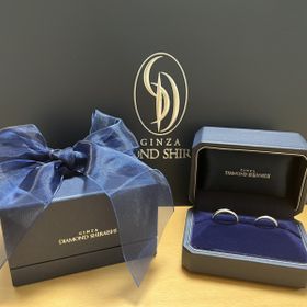 【銀座ダイヤモンドシライシの口コミ】 自分達の指に馴染むように細めのリングを探していました。
ダイヤがぐるっ…