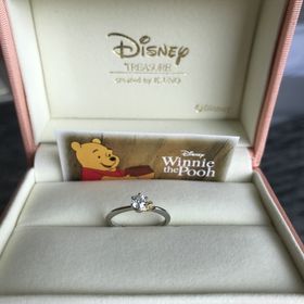 【ケイウノ ブライダル(K.UNO BRIDAL)の口コミ】 彼女がプーさん好き、プーさんの金色がいいアクセントになったから。色々…