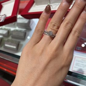 【AFFLUX(アフラックス)の口コミ】 デザインは180種類もありとても豊富だった。リングの素材、カラー、ダイヤ…