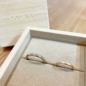 【YUKA HOJO(ユカホウジョウ)の口コミ】 手作り感があり、他と被らないデザインが欲しくてこちらにしました。主人…