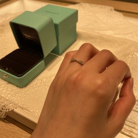 【ティファニー(Tiffany & Co.)の口コミ】 もともとティファニーのハーモニーの婚約指輪を頂いていたので、重ね付け…