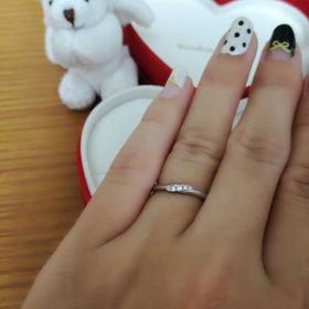 【ヴァンドーム青山(VENDOME AOYAMA)の口コミ】 一生つけるものなのでシンプルなもの。かつ女性用は少しデザイン性のある…