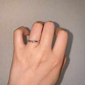 【アイプリモ(I-PRIMO)の口コミ】 デザイン・・・目立ちすぎずキラキラとカワイイものがよかったため。ねじ…